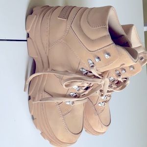 Beige leather upper by Windsor Smith (Australia)